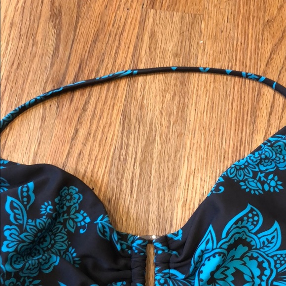 Large old navy bikini top - Picture 4 of 5